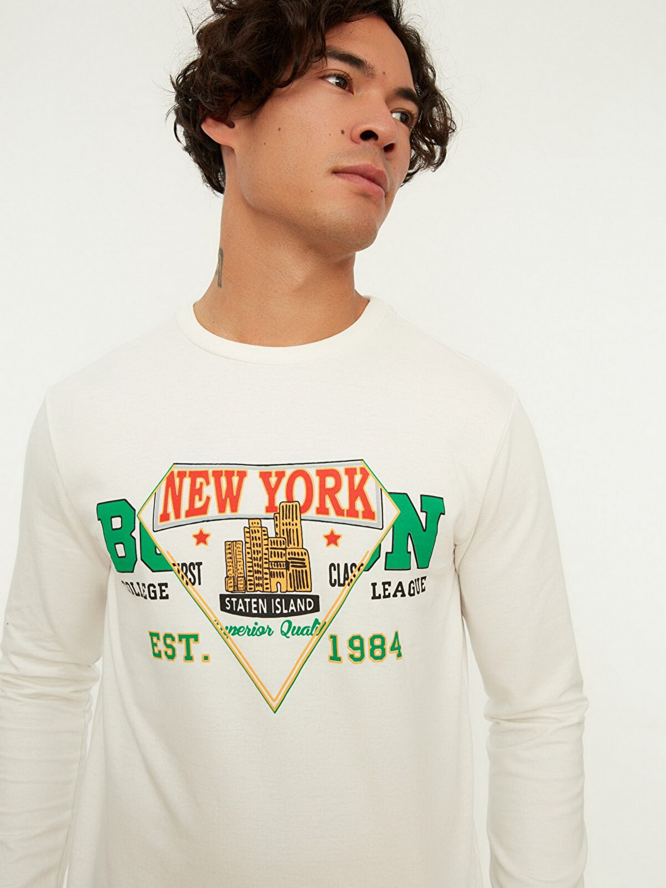 Свитшот Trendyol модель TMNAW22SW0108/Ekru Фото