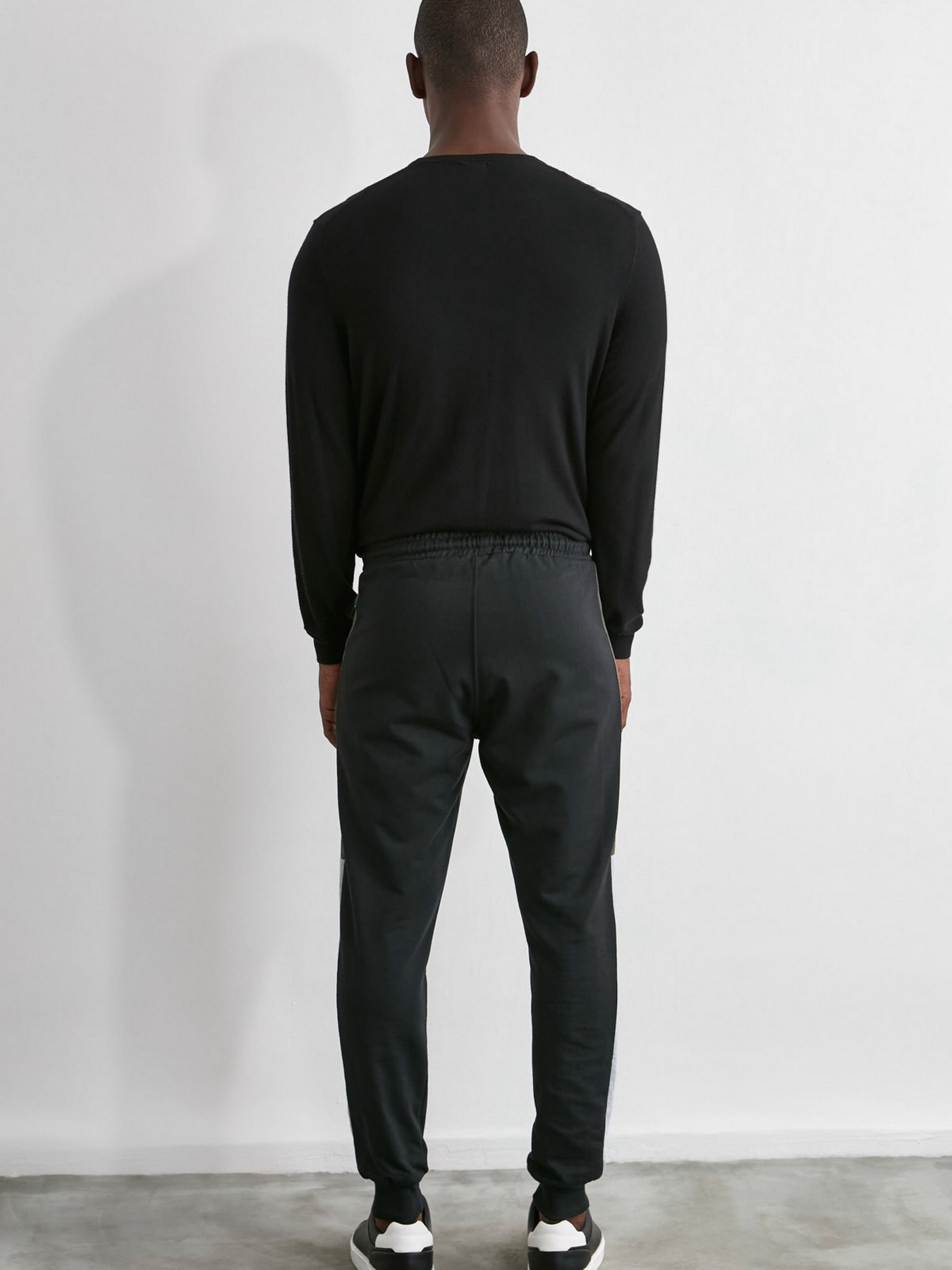 Штаны спортивные Trendyol модель TMNAW21EA0223/Siyah Фото