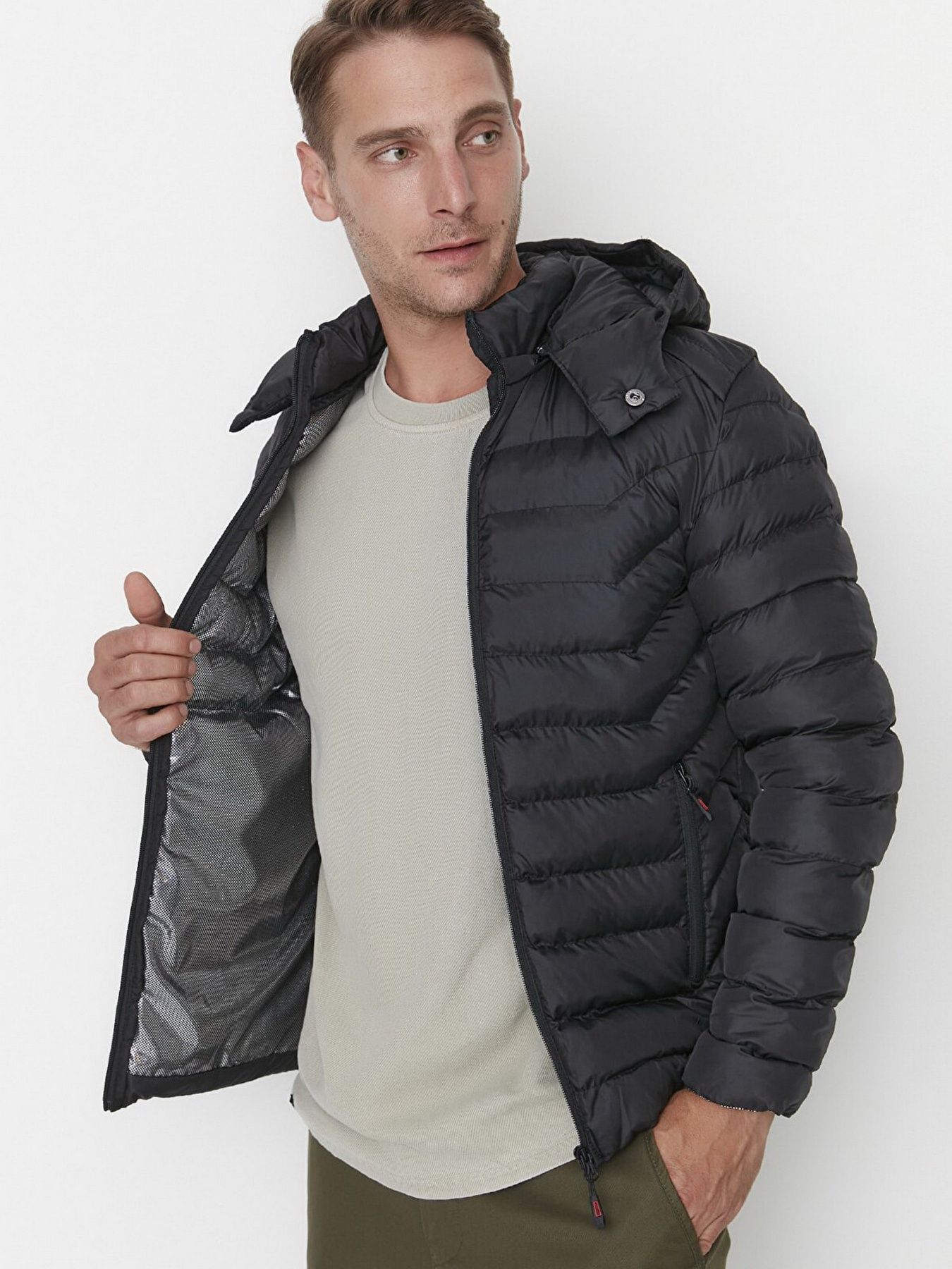 Демісезонна куртка Trendyol модель TMNAW23MO00000/Siyah Фото