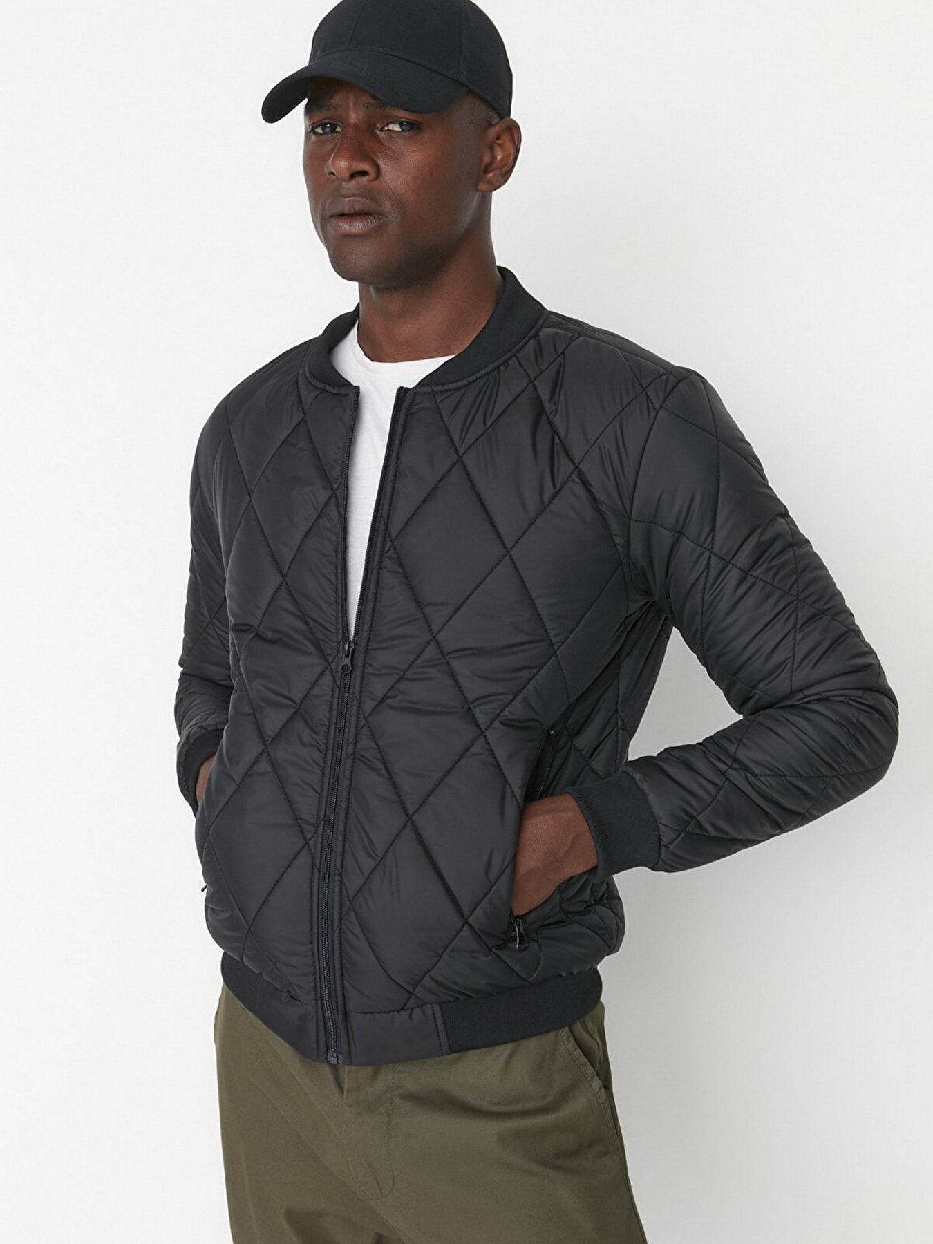 Бомбер Trendyol модель TMNAW23MO00013/Siyah Фото