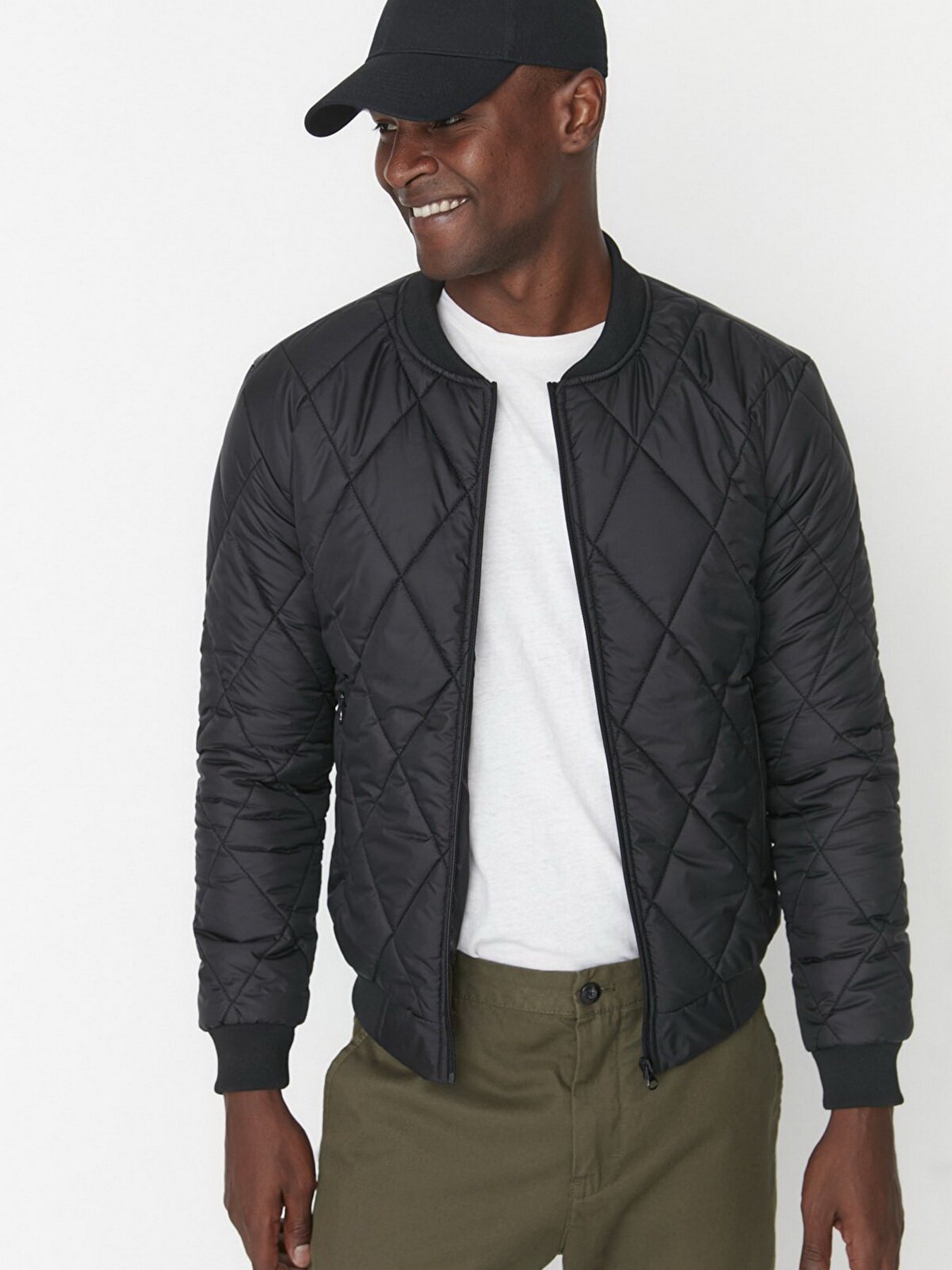 Бомбер Trendyol модель TMNAW23MO00013/Siyah Фото