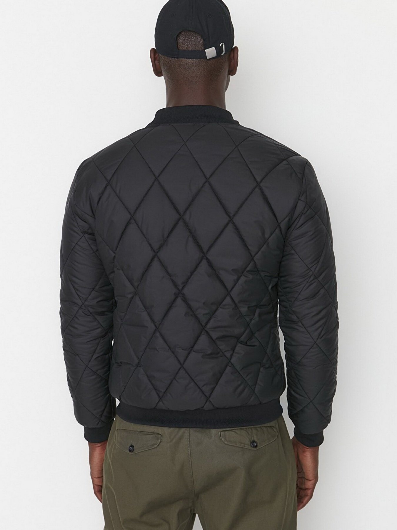 Бомбер Trendyol модель TMNAW23MO00013/Siyah Фото