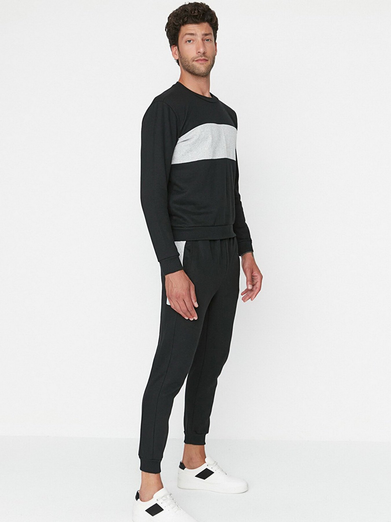 Спортивный костюм Trendyol модель TMNAW21EM0024/Siyah Фото