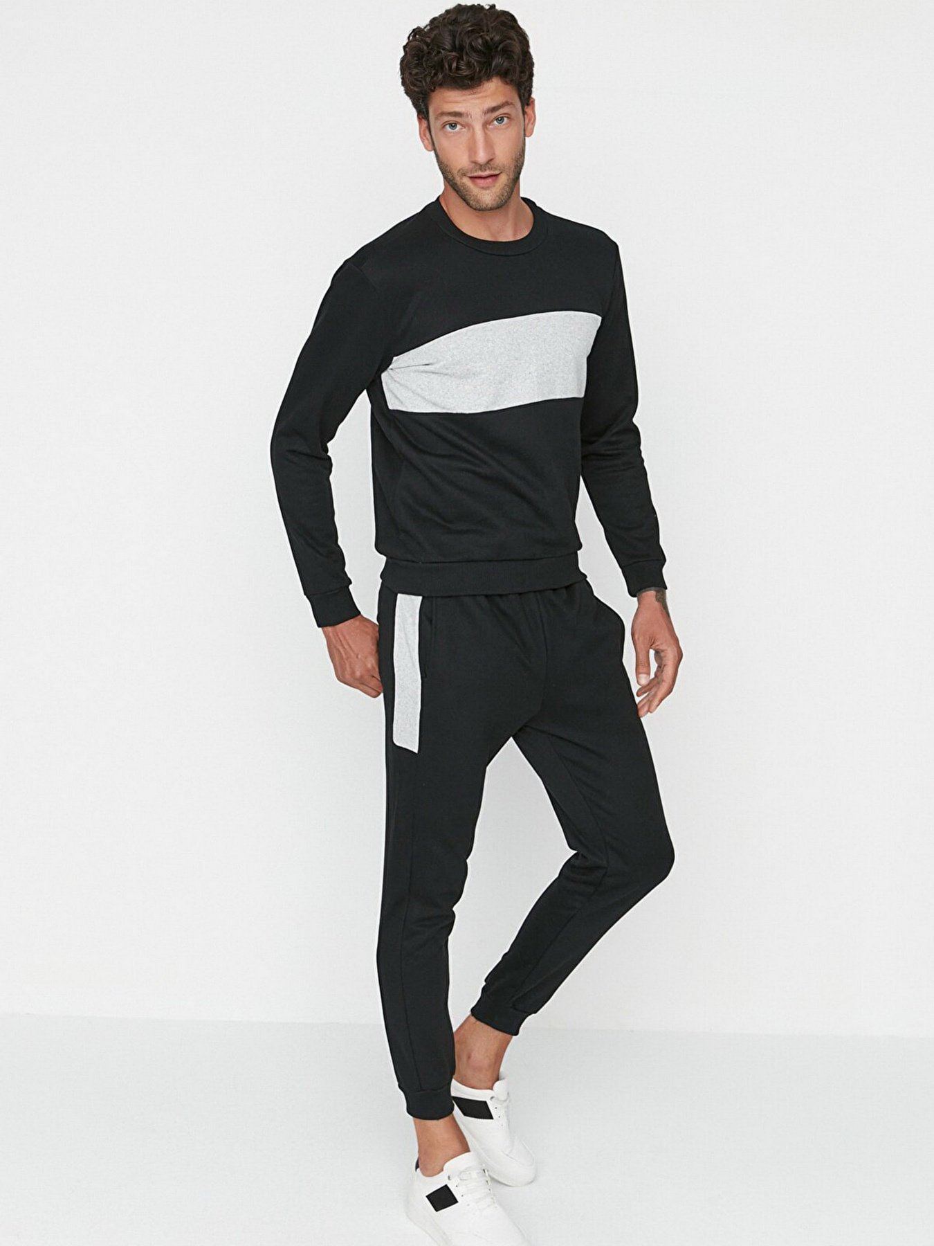 Спортивный костюм Trendyol модель TMNAW21EM0024/Siyah Фото