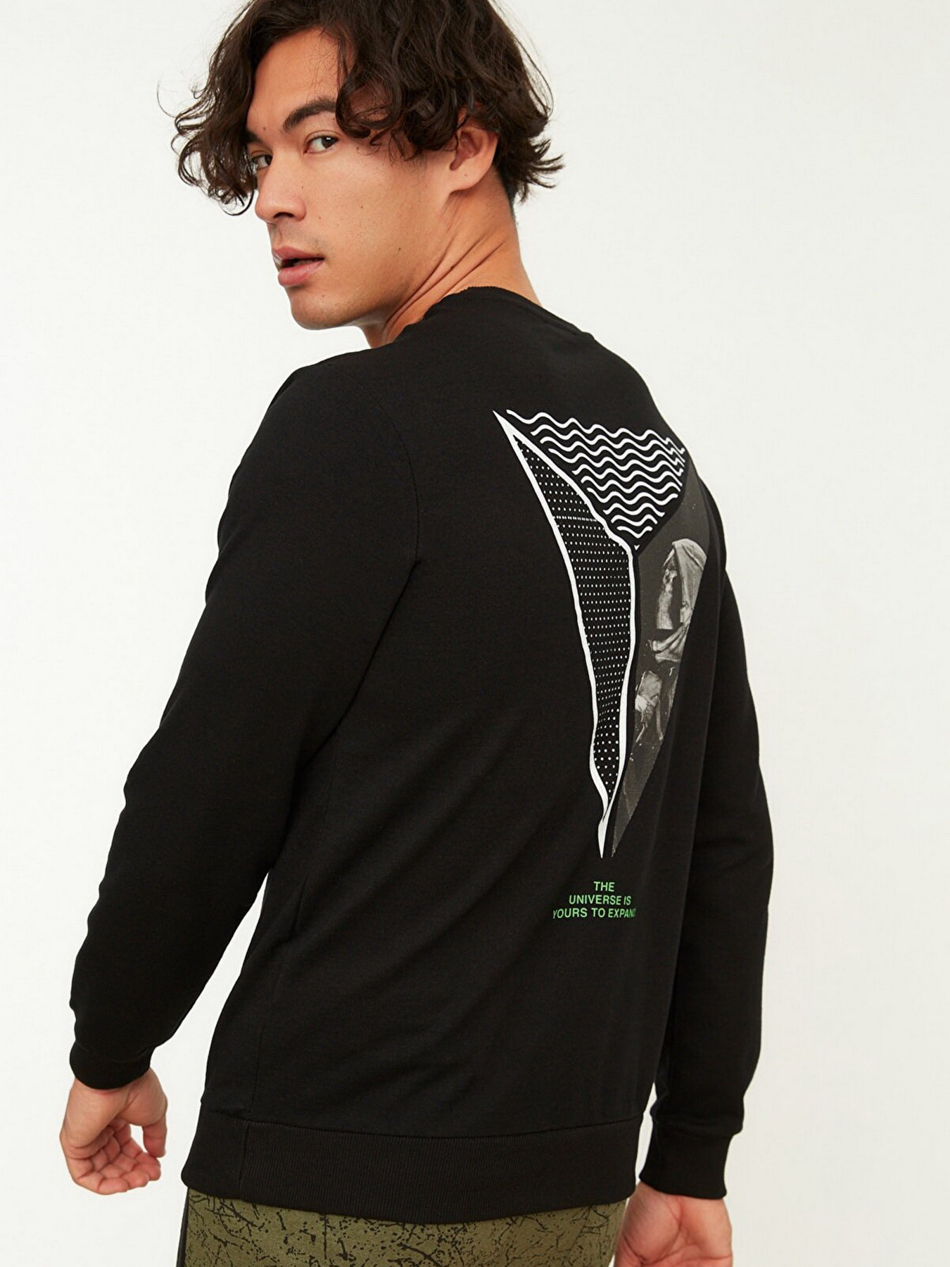 Свитшот Trendyol модель TMNAW22SW0150/Siyah Фото