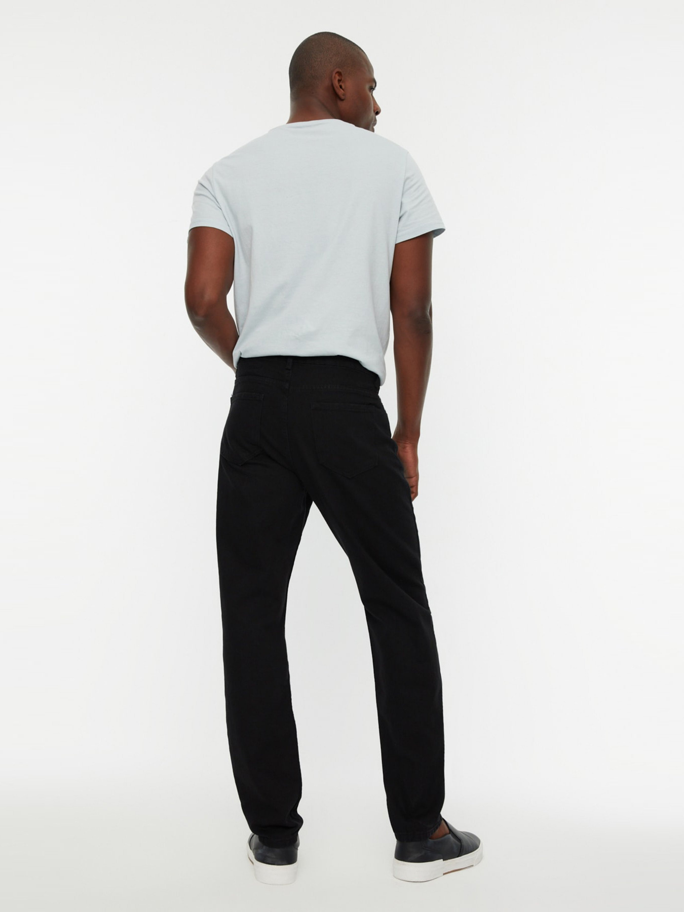 Прямі джинси Trendyol модель TMNSS21JE0058/Siyah Прямі джинси Trendyol модель TMNSS21JE0058/Siyah Фото