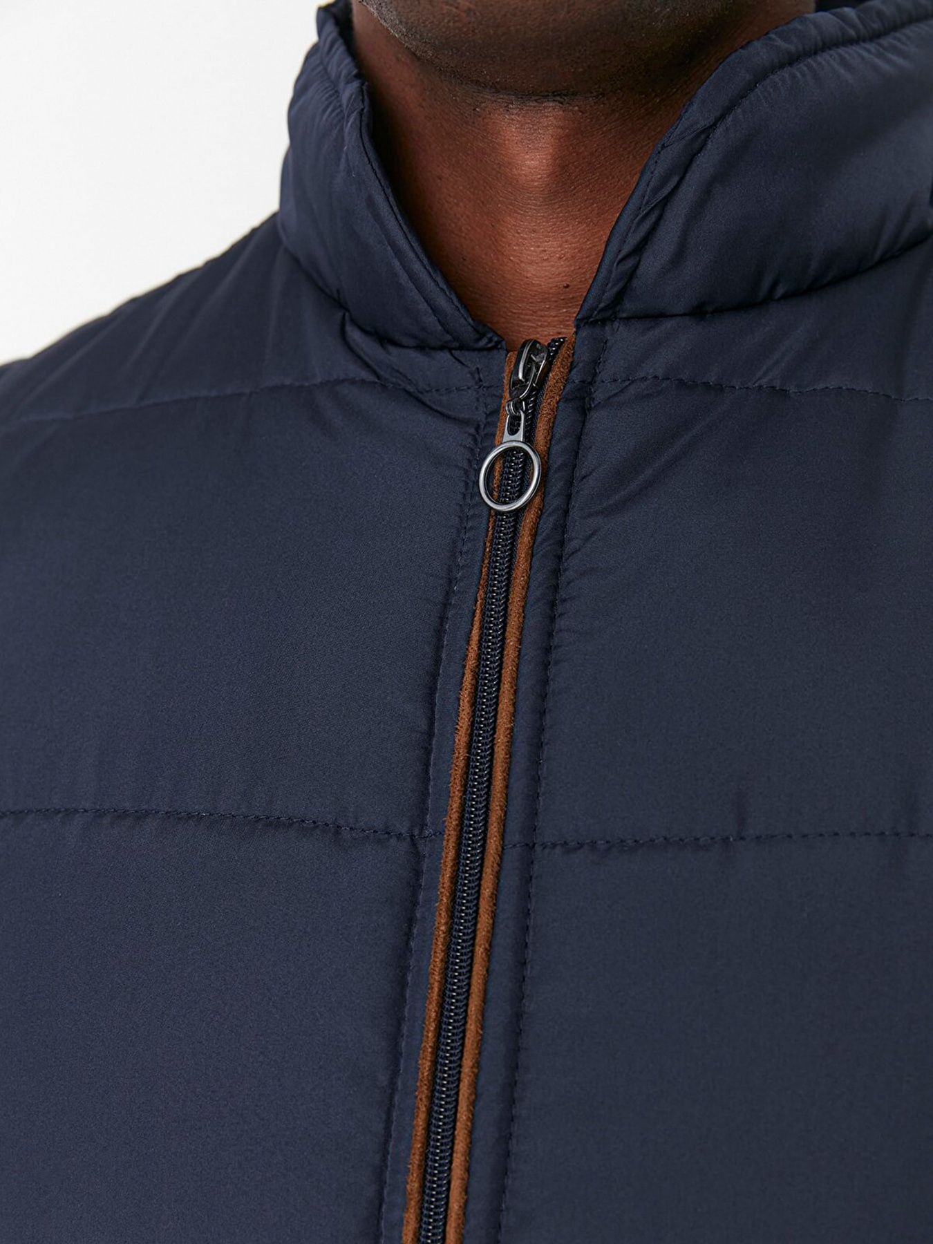 Жилет с утеплителем Trendyol модель TMNAW23YE00005/Lacivert Фото