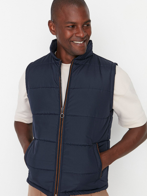 Жилет с утеплителем Trendyol модель TMNAW23YE00005/Lacivert Фото