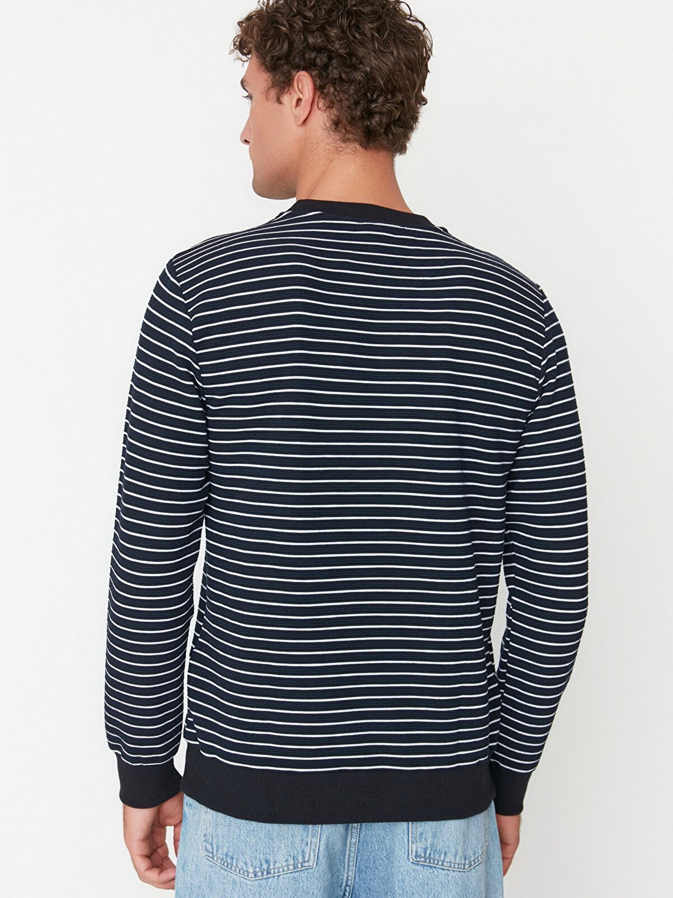 Свитшот Trendyol модель TMNAW23SW00014/Lacivert Фото