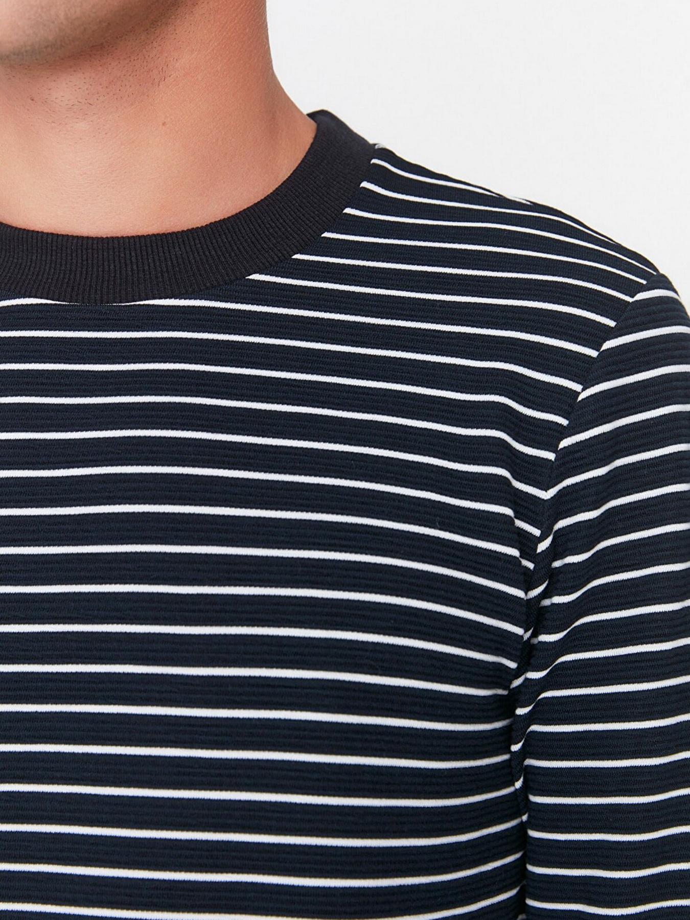 Свитшот Trendyol модель TMNAW23SW00014/Lacivert Свитшот Trendyol модель TMNAW23SW00014/Lacivert Фото