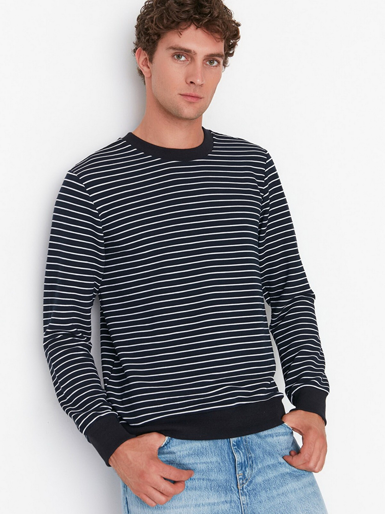 Свитшот Trendyol модель TMNAW23SW00014/Lacivert Свитшот Trendyol модель TMNAW23SW00014/Lacivert Фото