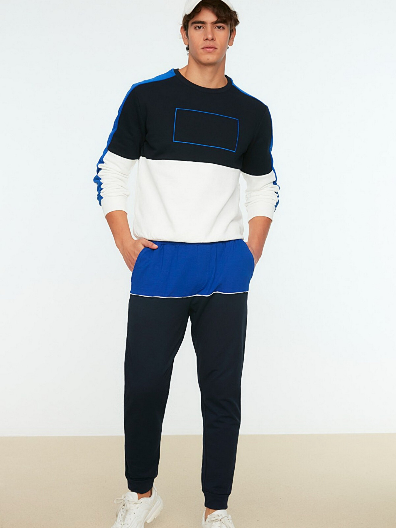 Штаны спортивные Trendyol модель TMNAW22EA0513/Lacivert Фото