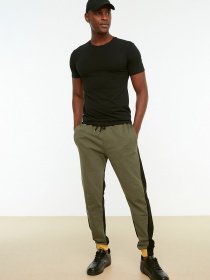 Спортивні штани Trendyol модель TMNAW22EA0529/Haki Фото