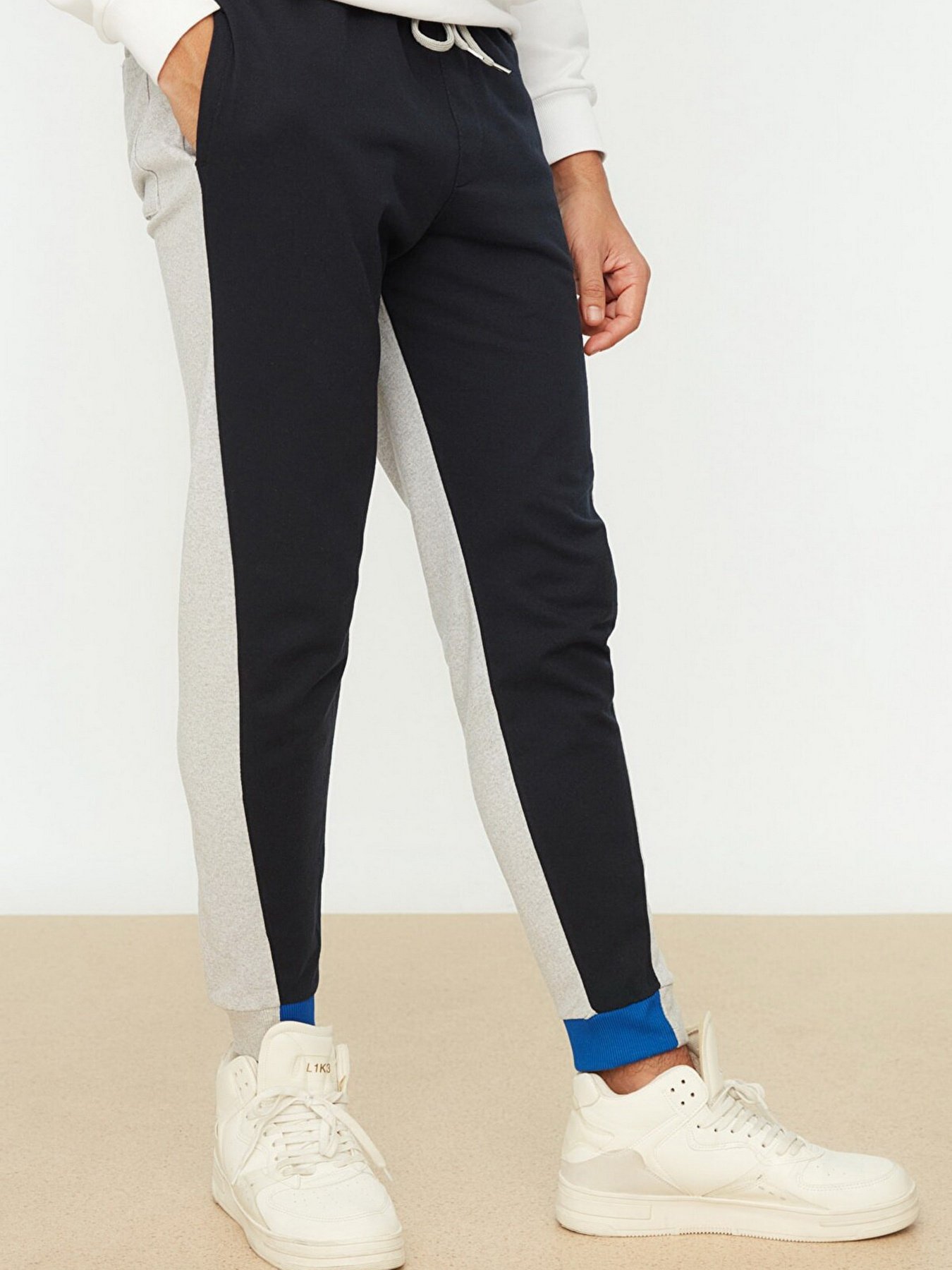 Штаны спортивные Trendyol модель TMNAW22EA0529/Lacivert Фото