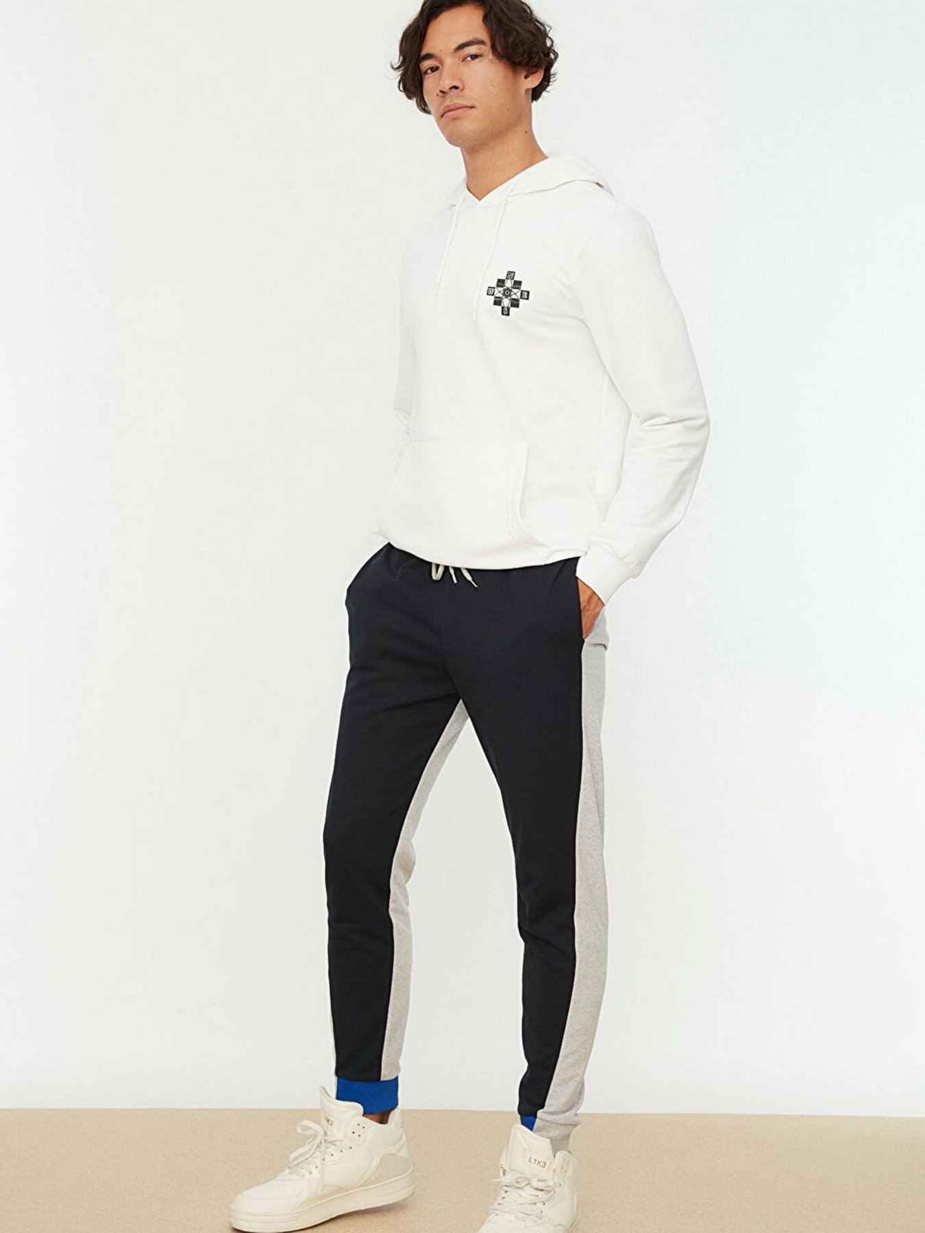 Спортивні штани Trendyol модель TMNAW22EA0529/Lacivert Фото