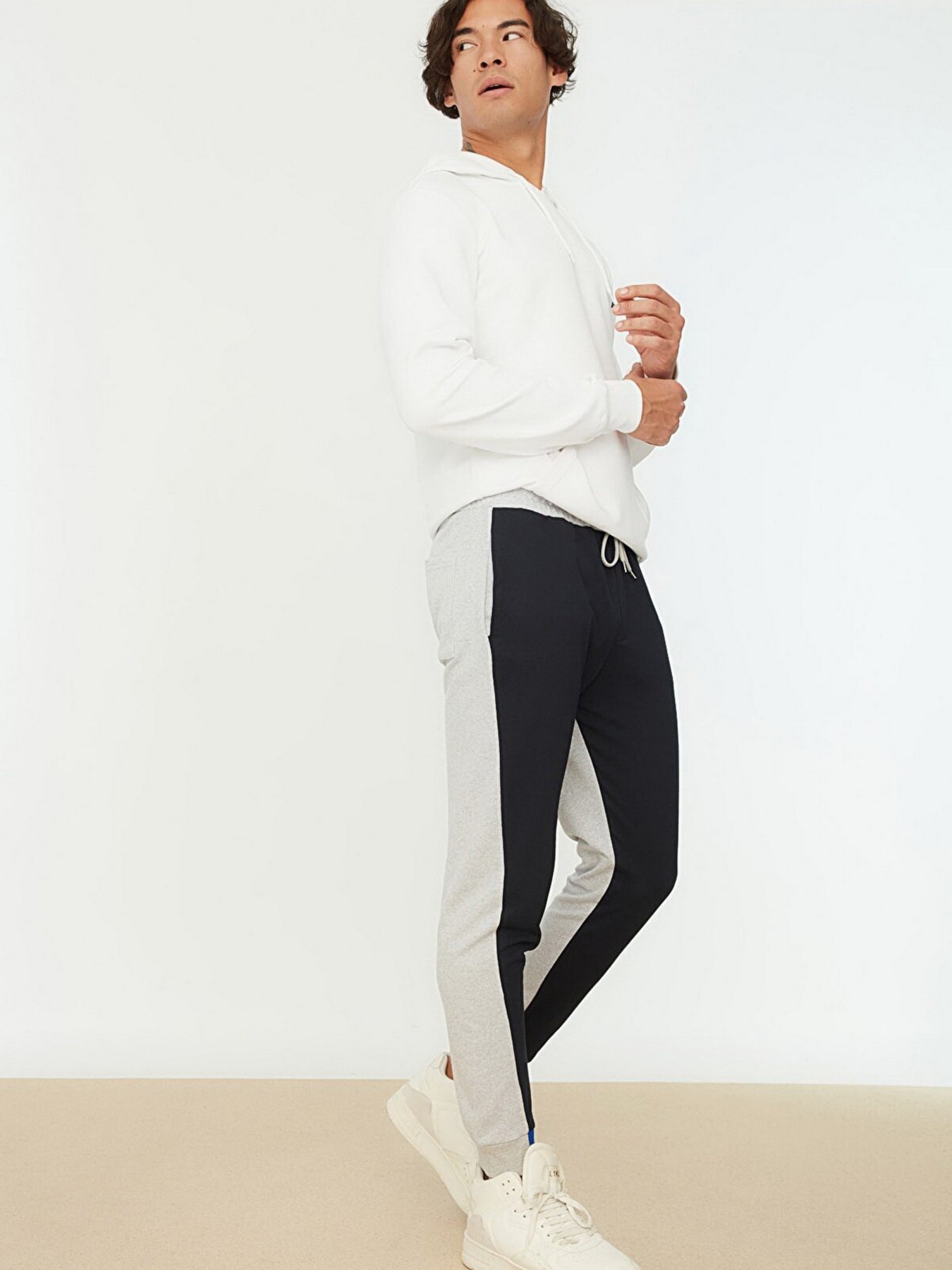 Спортивні штани Trendyol модель TMNAW22EA0529/Lacivert Фото