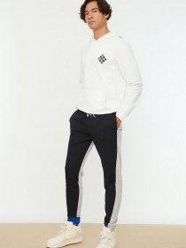 Спортивні штани Trendyol модель TMNAW22EA0529/Lacivert Фото