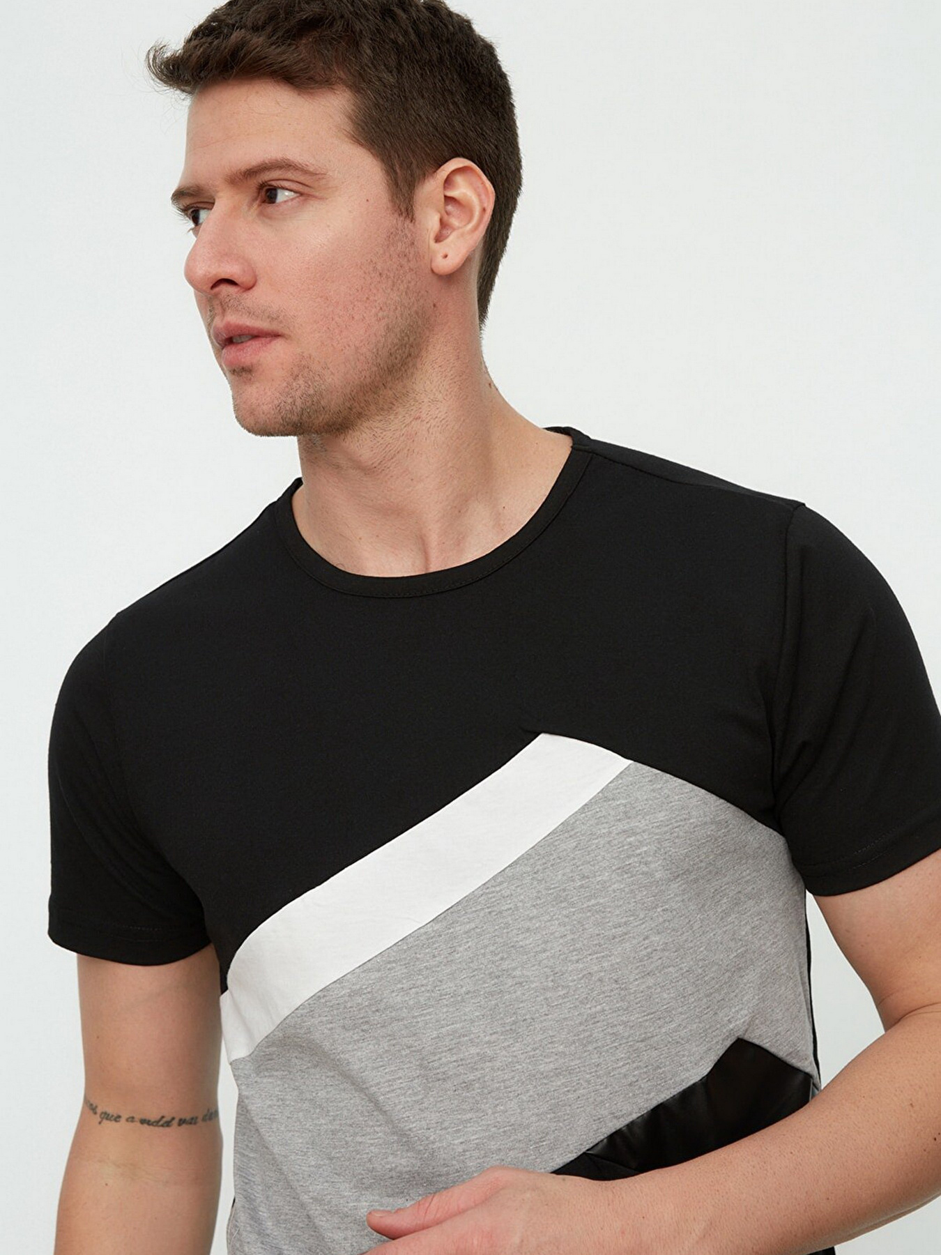 Футболка Trendyol модель TMNSS20TS0165/Siyah Фото