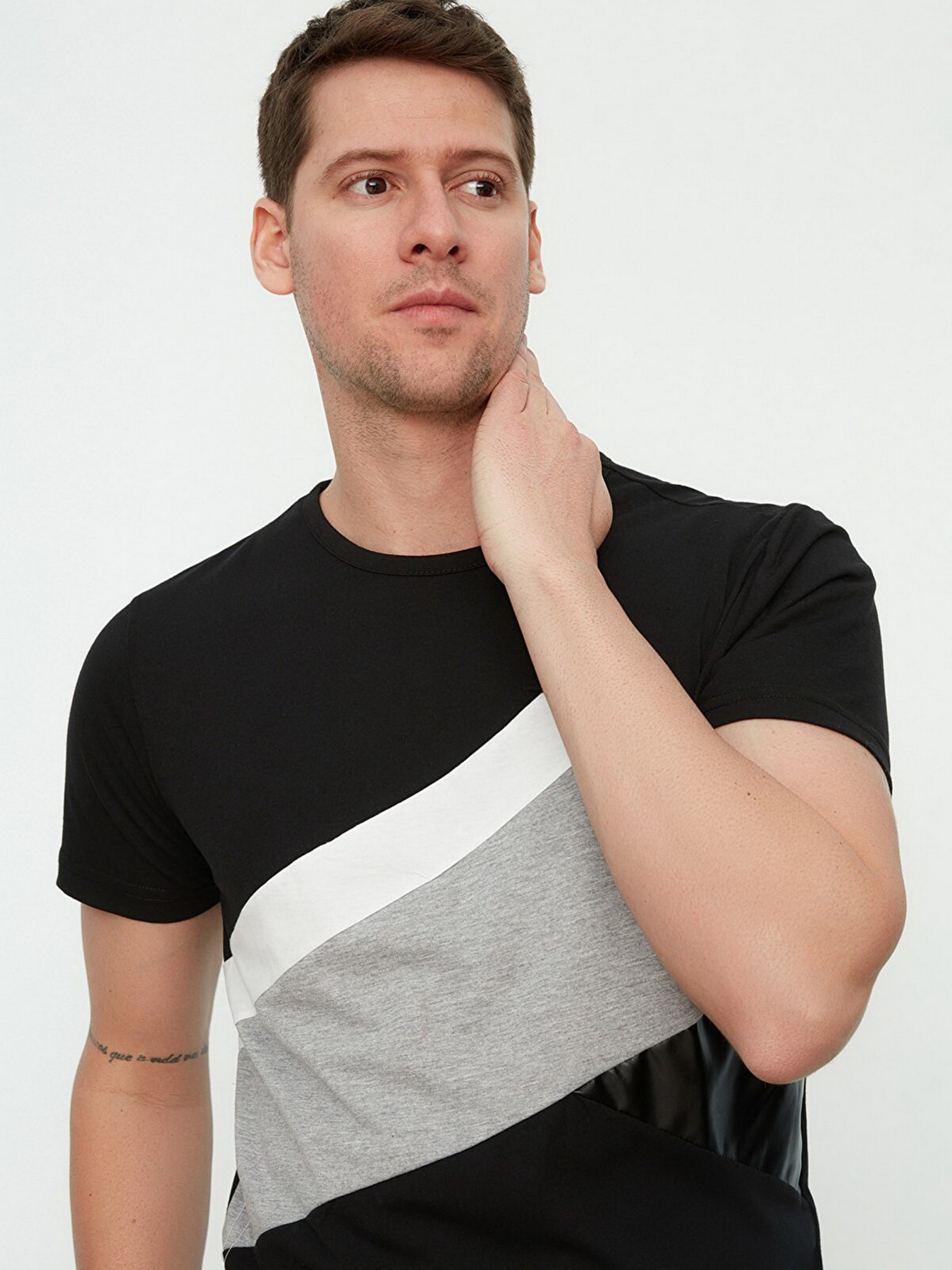 Футболка Trendyol модель TMNSS20TS0165/Siyah Фото