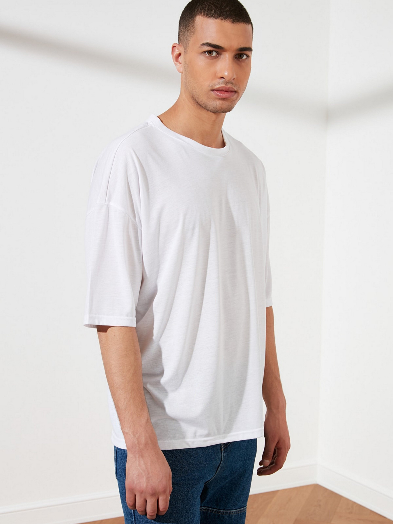 Футболки і поло Trendyol модель TMNSS21TS0811/Beyaz Фото