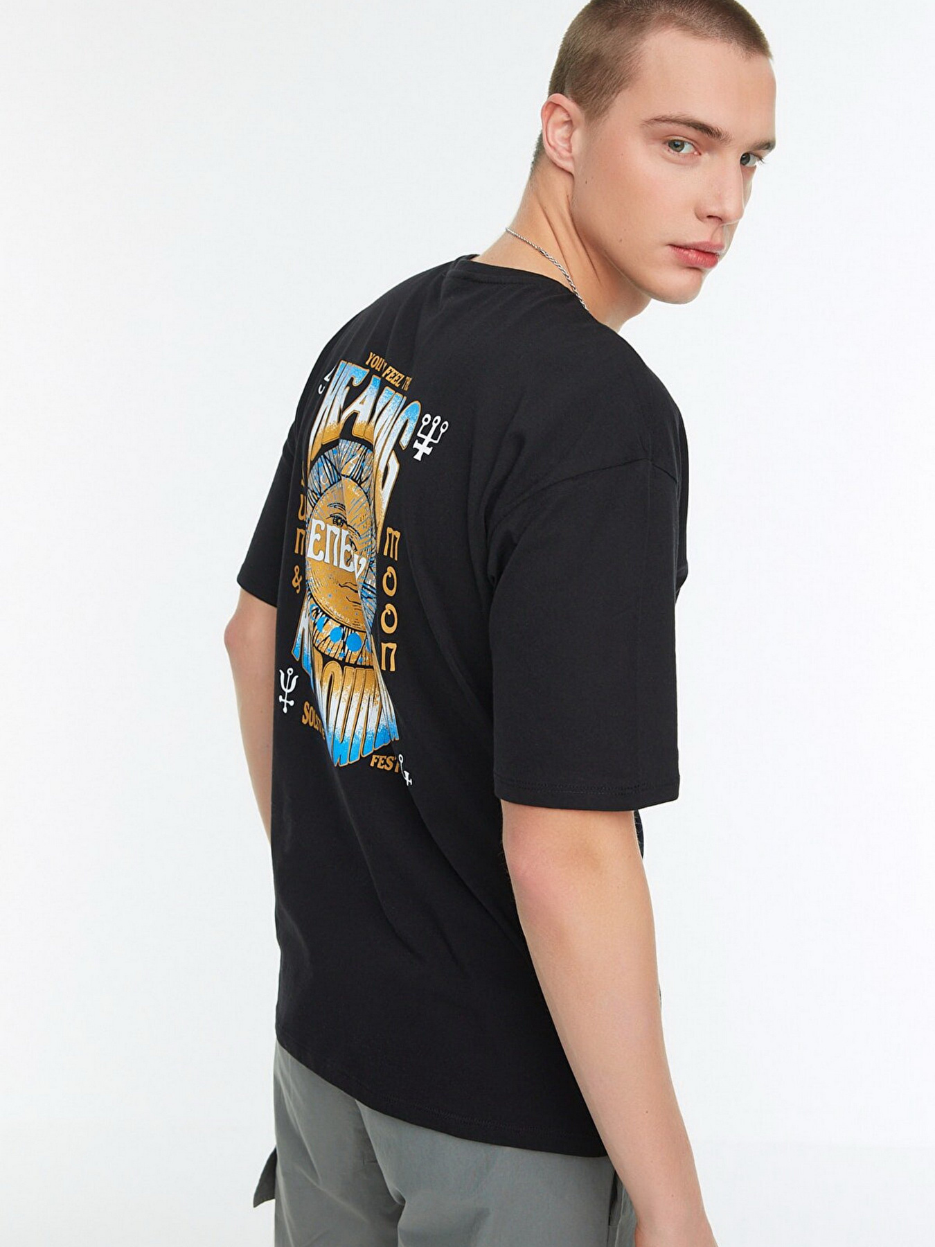 Футболка Trendyol модель TMNSS22TS0503/Siyah Фото