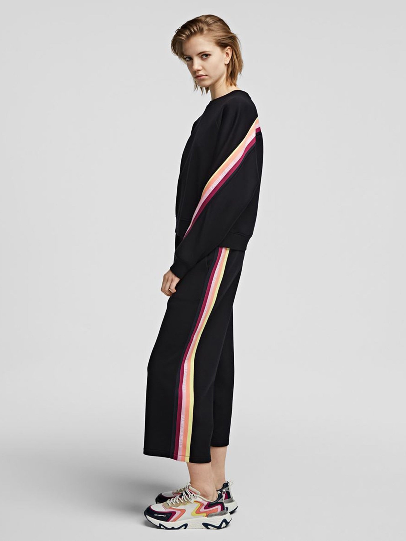 Кюлоти Karl Lagerfeld модель 215W1054_999 Кюлоти Karl Lagerfeld модель 215W1054_999 Фото