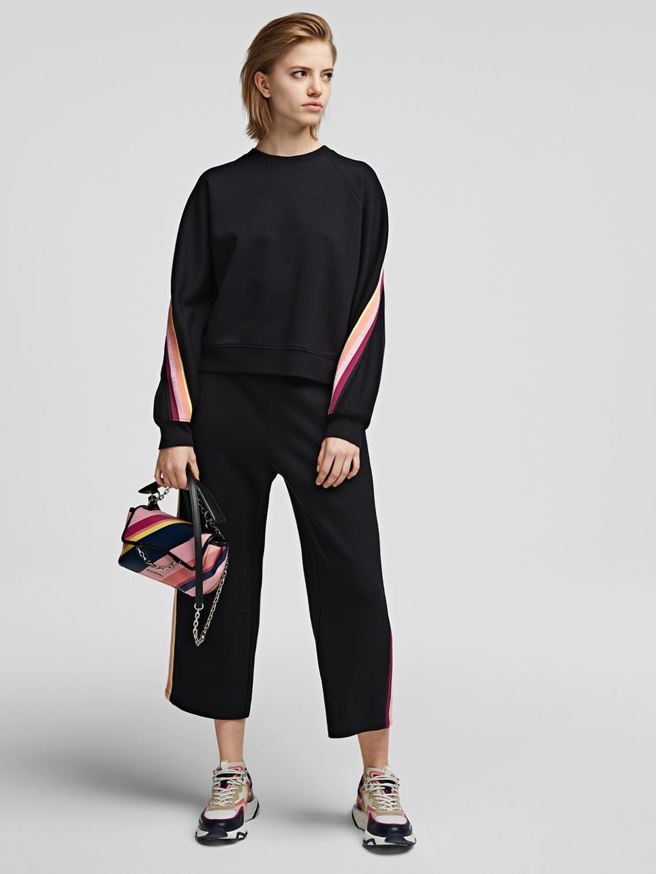 Кюлоти Karl Lagerfeld модель 215W1054_999 Кюлоти Karl Lagerfeld модель 215W1054_999 Фото