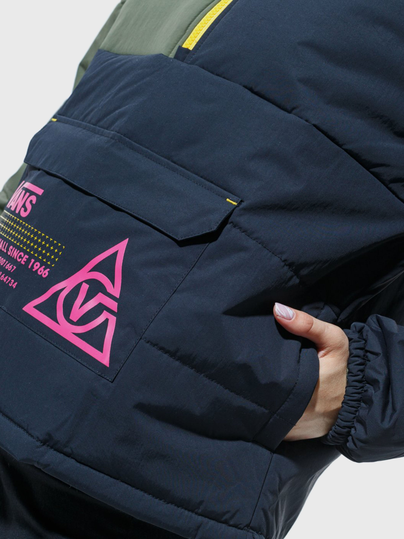 Анорак Vans 66 Supply Pullover Puffer модель VN0A4SD8KCZ1 Фото