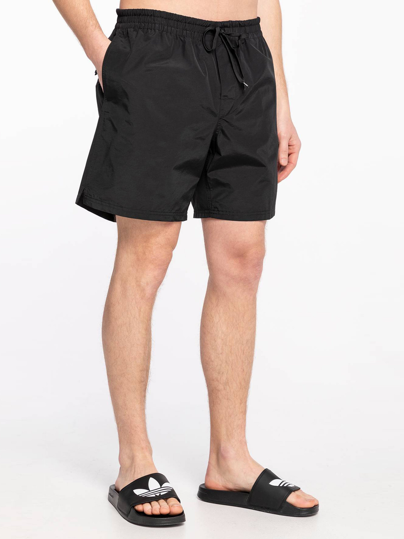 Шорти Vans Primary Volley модель VN0A49R5BLK1 Шорти Vans Primary Volley модель VN0A49R5BLK1 Фото