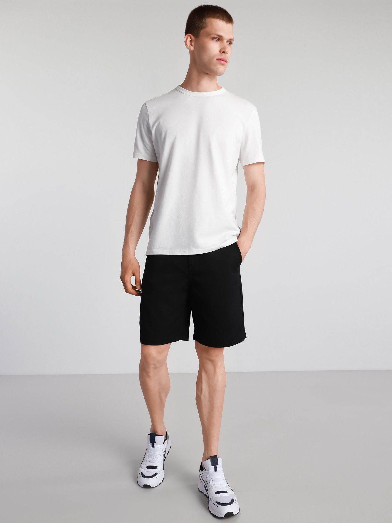 Шорты Vans Authentic Stretch модель VN0A5FECBLK1 Фото