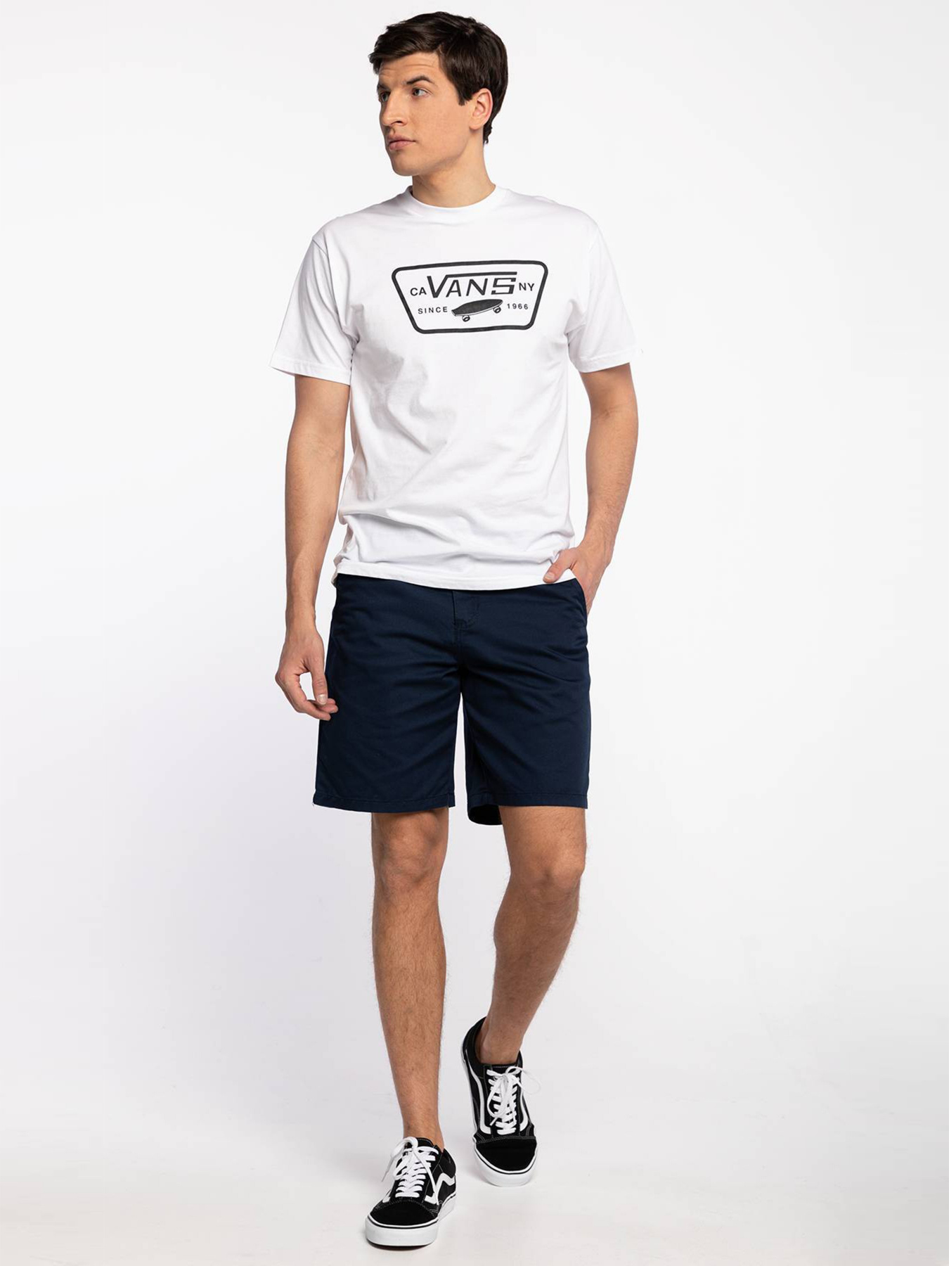 Повседневные шорты Vans Authentic Stretch модель VN0A5FECLKZ1 Повседневные шорты Vans Authentic Stretch модель VN0A5FECLKZ1 Фото