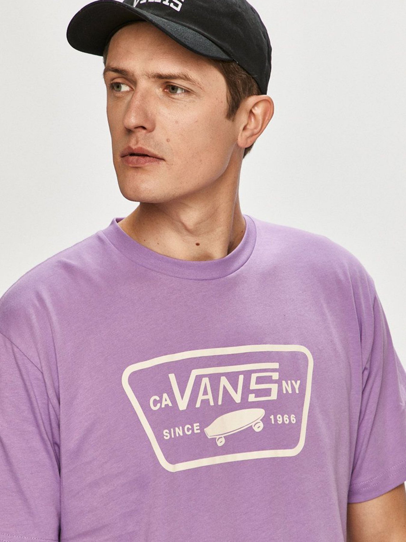 Футболки і поло Vans Full Patch модель VN000QN8Z711 Фото