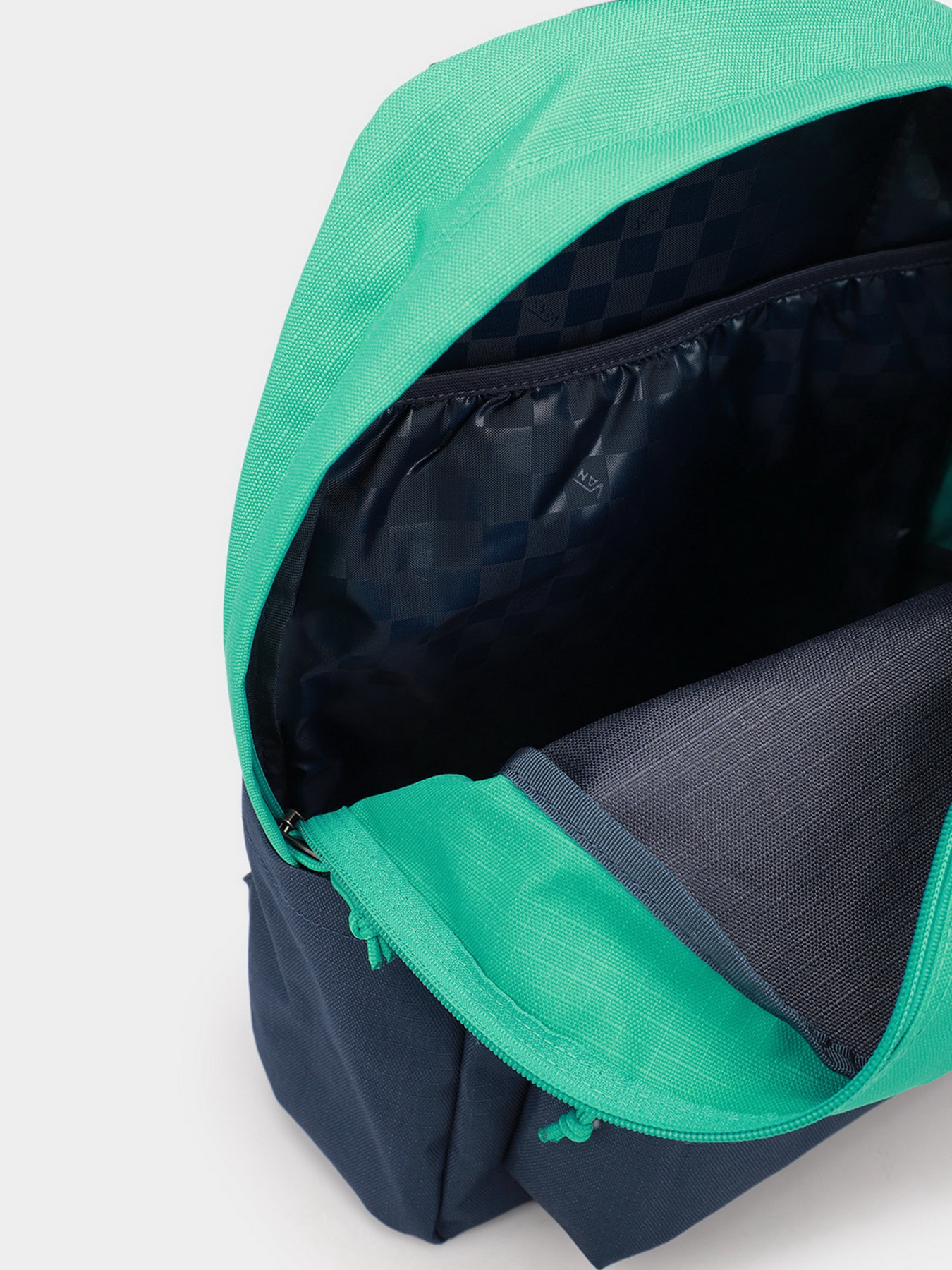 Рюкзаки Vans Old Skool H2O модель VN0A5E2SZDV1 Рюкзаки Vans Old Skool H2O модель VN0A5E2SZDV1 Фото