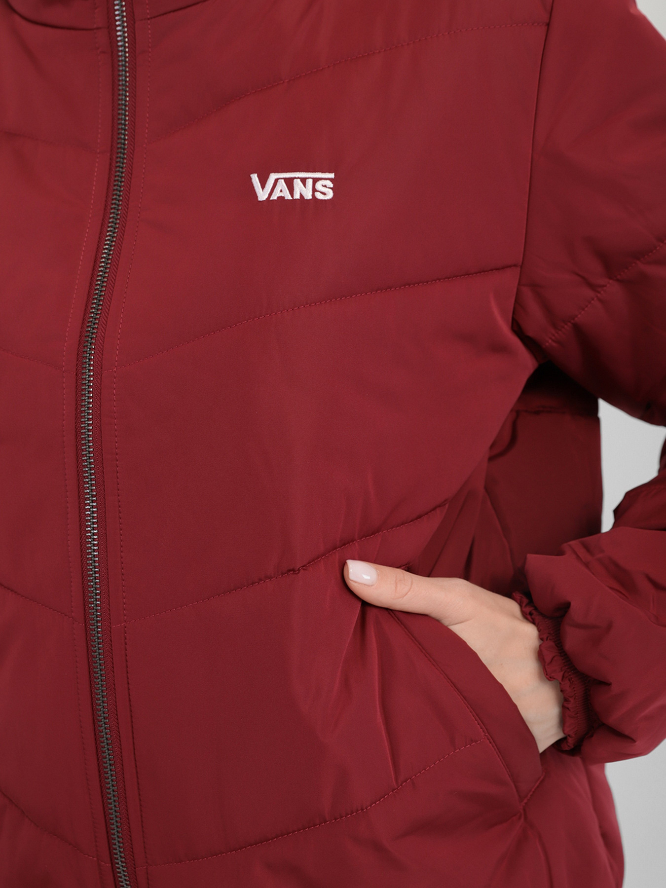 Зимняя куртка Vans Foundry V Puffer MTE модель VN0A4V8MZBS1 Фото