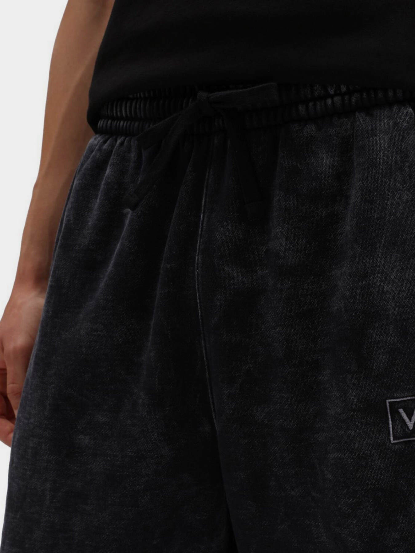 Штаны спортивные Vans Mineral Wash модель VN0A7S53BLK1 Фото