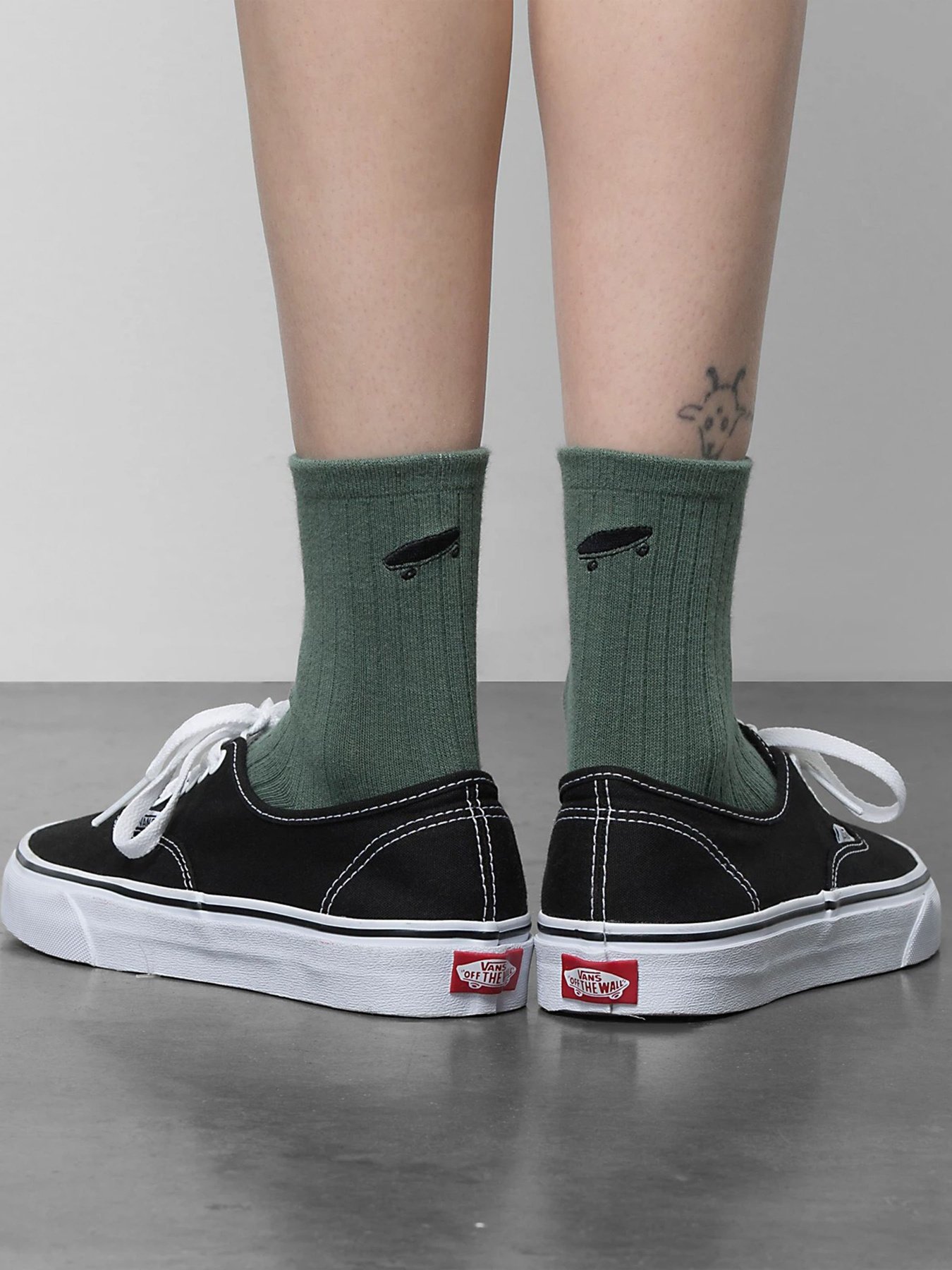 Шкарпетки та гольфи Vans Kickin It Crew модель VN0A5EZCQ7M1 Фото