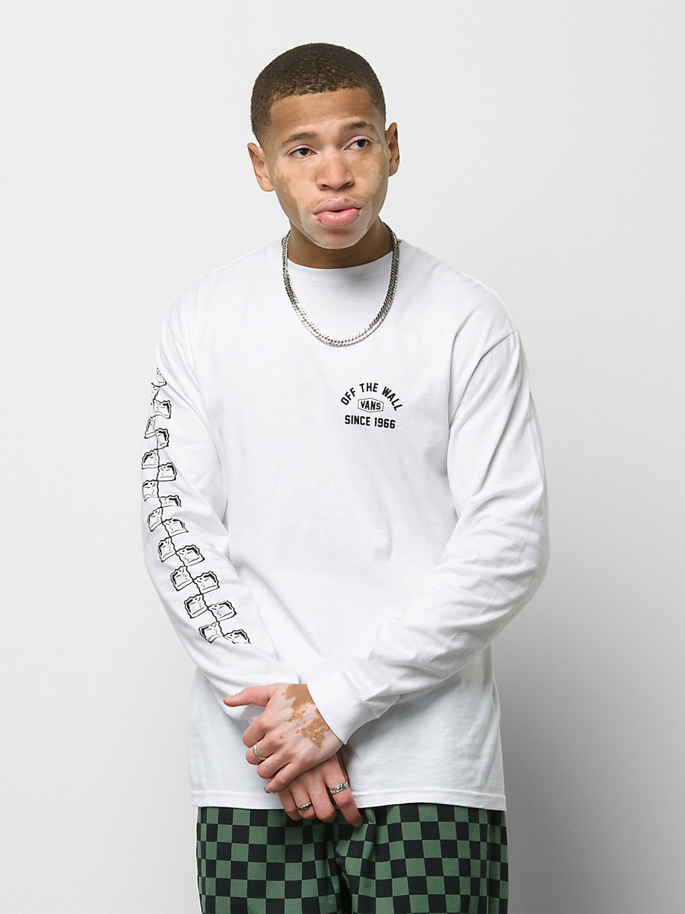 Лонгслів Vans Checkerboard Research модель VN0A7S5MWHT1 Фото