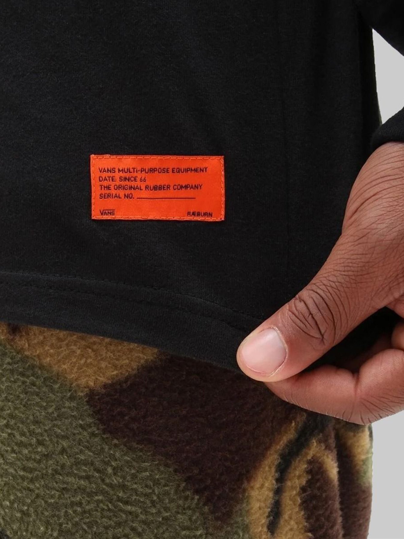 Лонгслив Vans модель VN0A7SOZBLK1 Фото