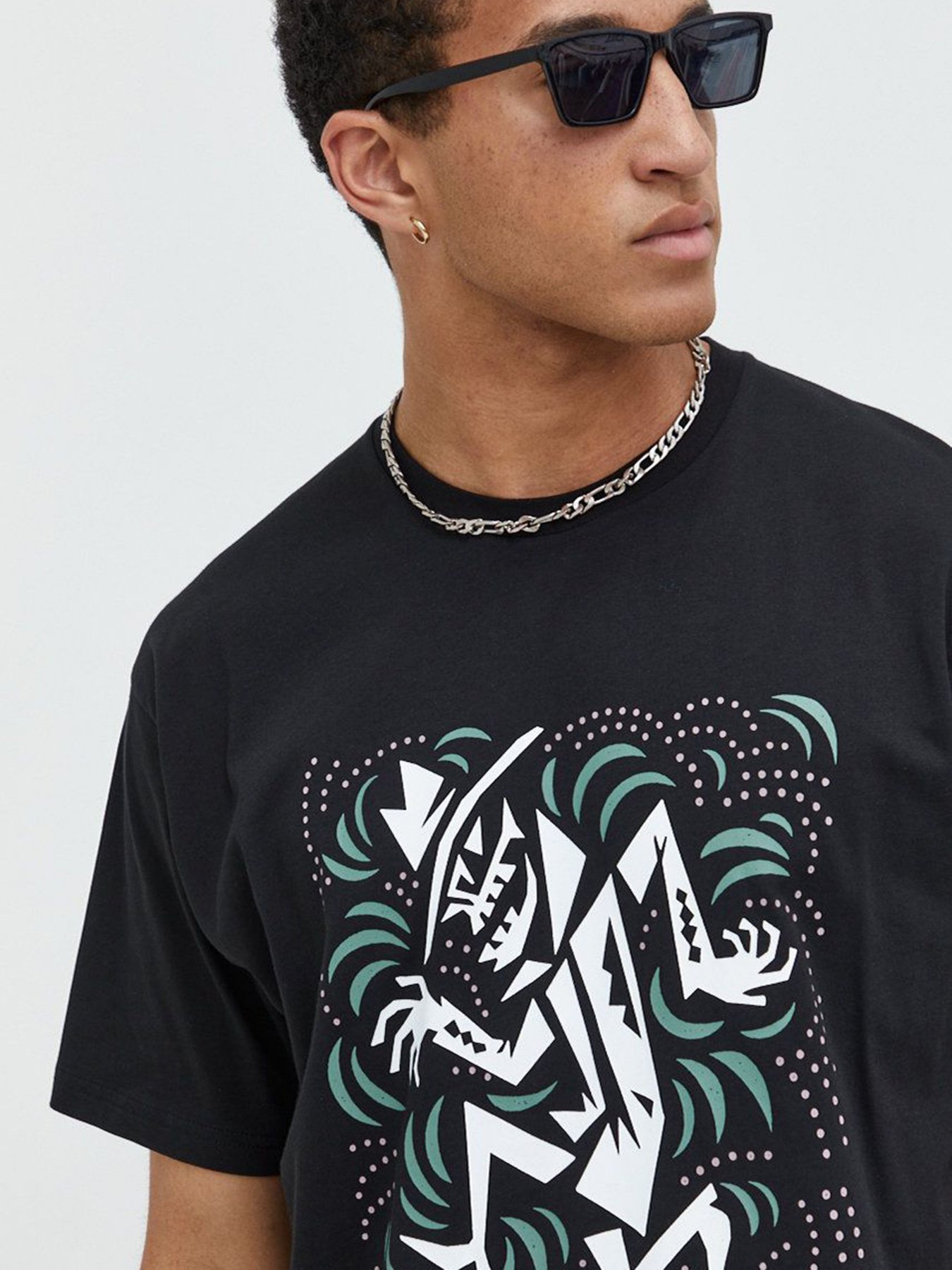 Футболка Vans Sketchy Exit модель VN0A7S5YBLK1 Футболка Vans Sketchy Exit модель VN0A7S5YBLK1 Фото