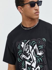 Футболка Vans Sketchy Exit модель VN0A7S5YBLK1 Футболка Vans Sketchy Exit модель VN0A7S5YBLK1 Фото