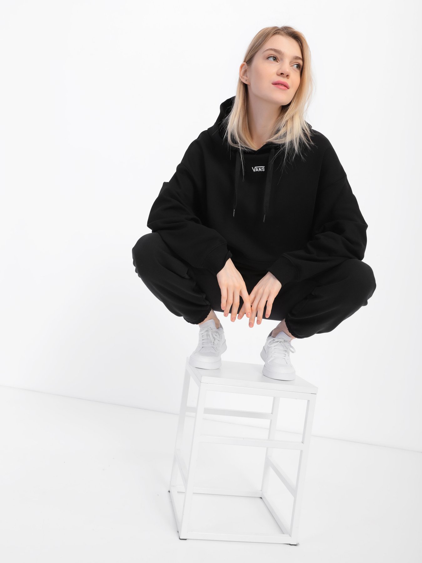 Худі Vans FLYING V модель VN0A7RMDBLK1 Фото