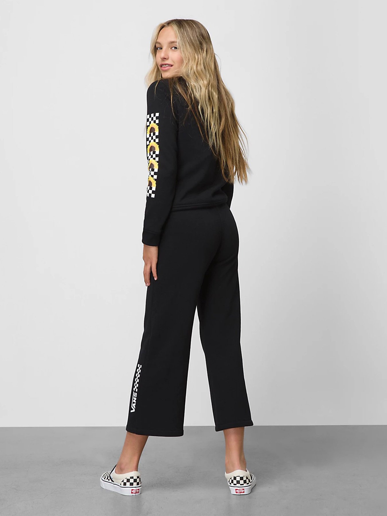 Штаны спортивные Vans Chalkboard Crop модель VN0A7RUCBLK1 Фото