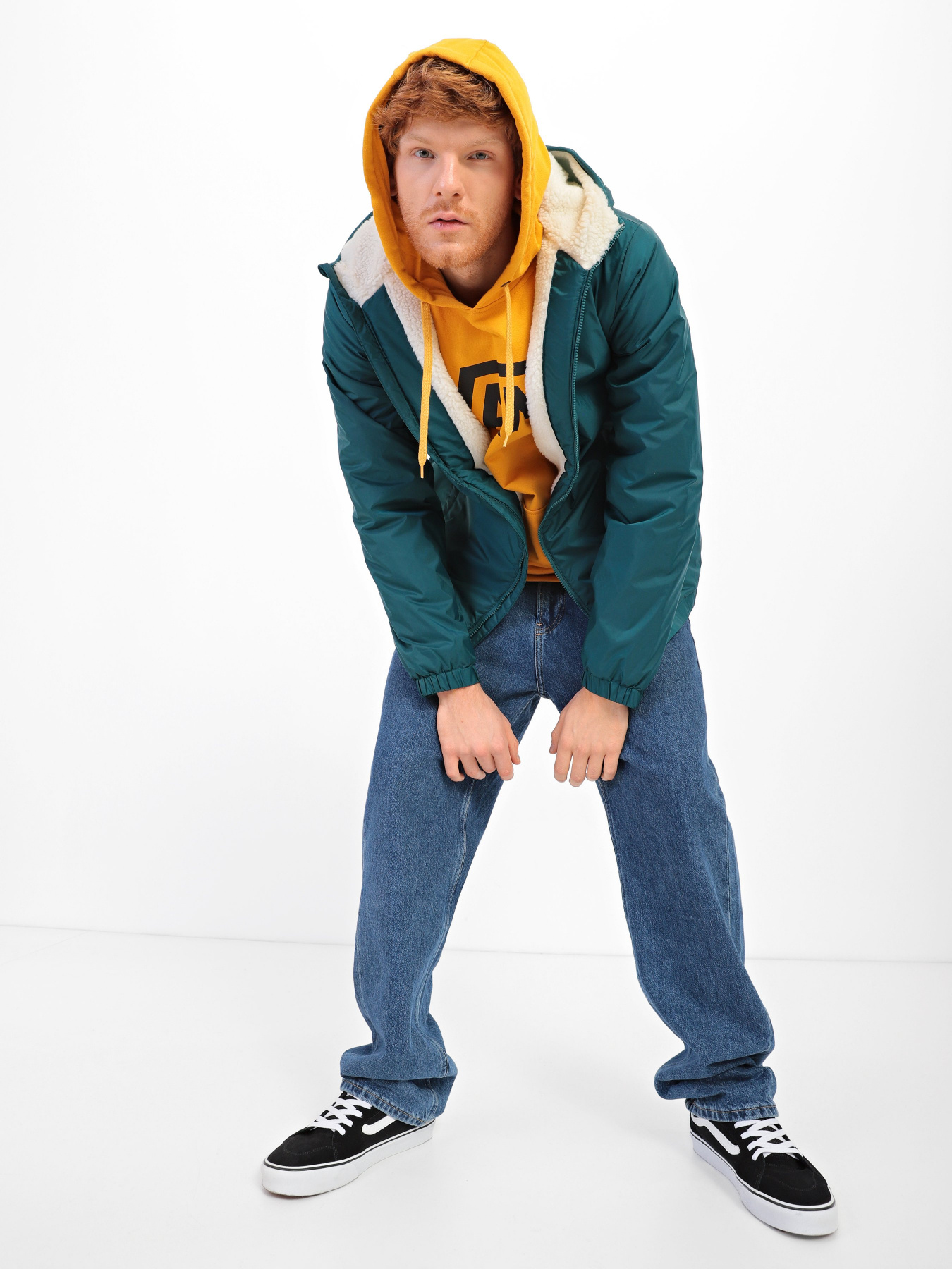 Демисезонная куртка Vans Harvard Windbreaker модель VN0A7S8WY8B1 Фото