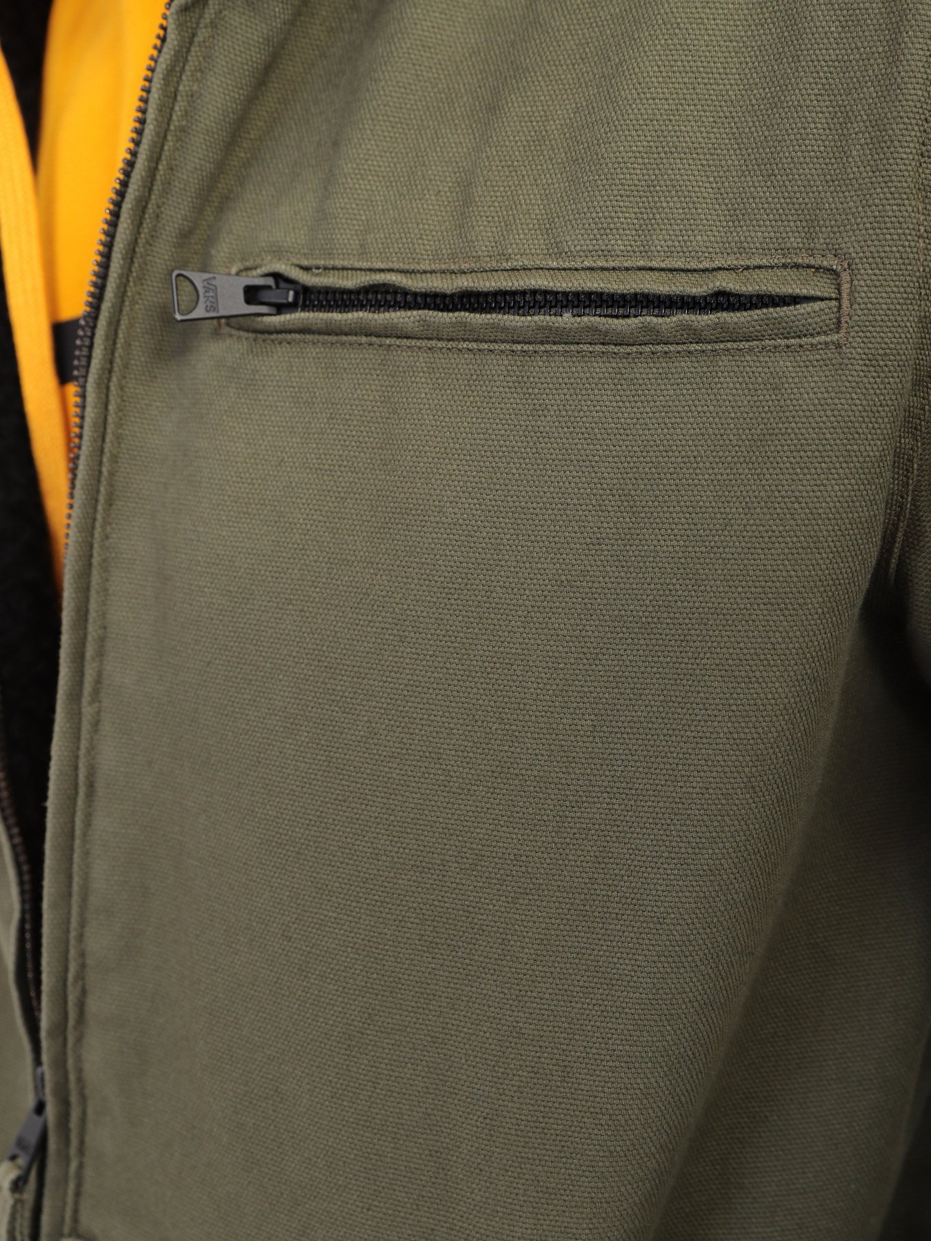 Демісезонна куртка Vans LAKESHORE модель VN0A7S8NKCZ1 Фото