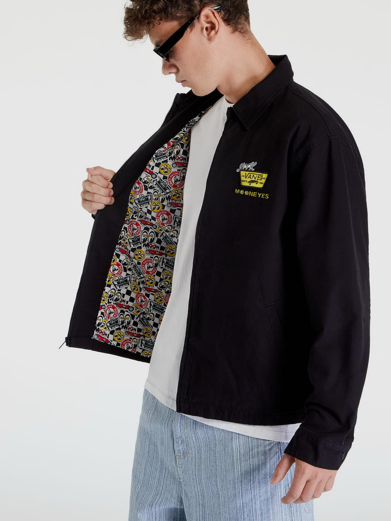 Демисезонная куртка Vans X MOONEYES модель VN0000BBBLK1 Фото