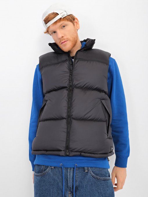 Жилет Vans ROCKLEDGE VEST модель VN0A7S8LBLK1 Фото