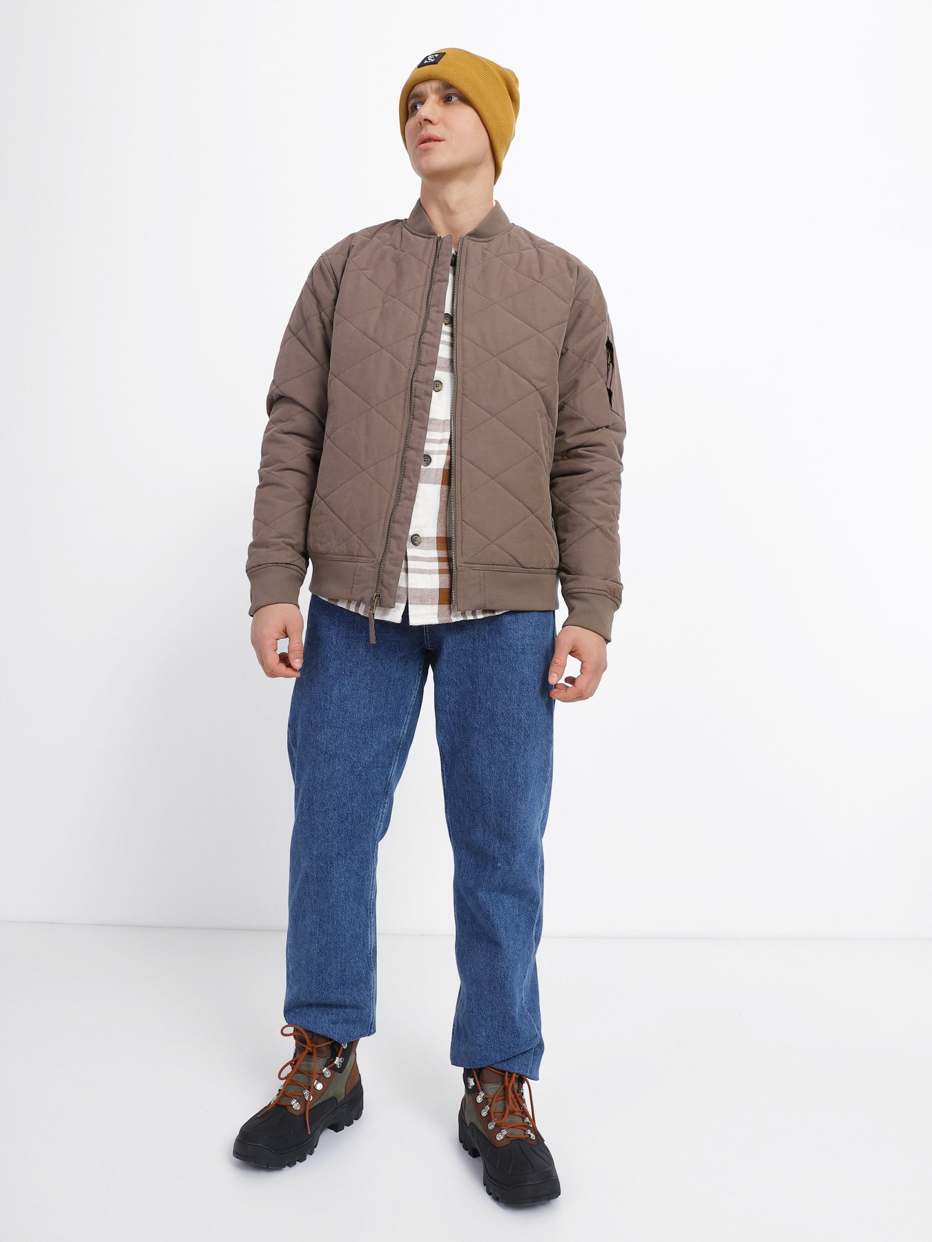 Бомбер Vans TRUSEL модель VN0A7S8M1LE1 Фото