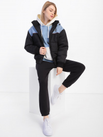 Демісезонна куртка Vans Hard Rain модель VN0A7ROCBLK1 Фото