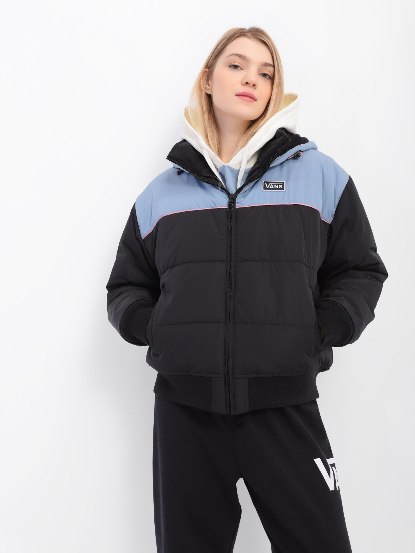 Демісезонна куртка Vans Hard Rain модель VN0A7ROCBLK1 Фото