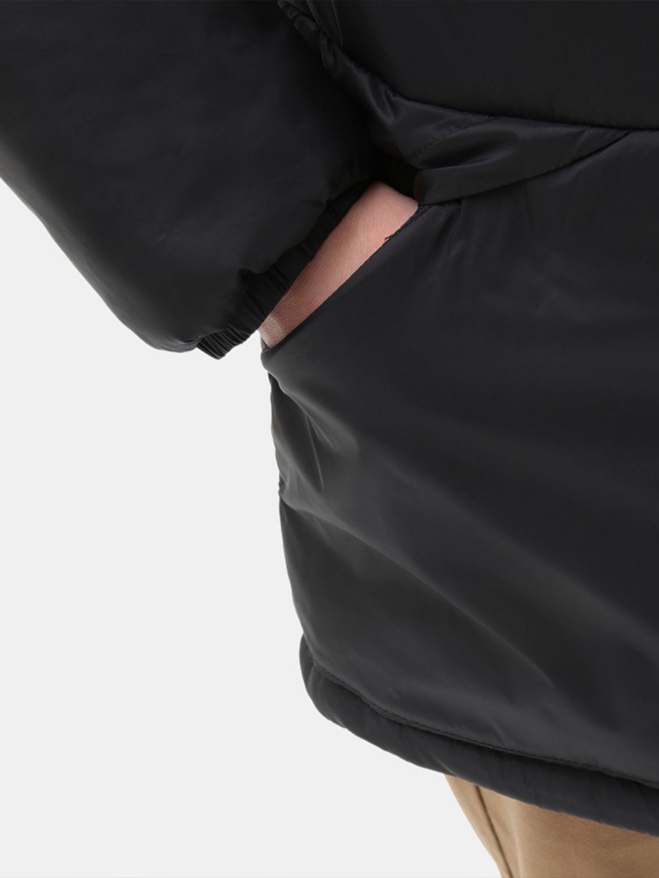 Зимова куртка Vans SEND IT MTE модель VN0A7ROBBLK1 Зимова куртка Vans SEND IT MTE модель VN0A7ROBBLK1 Фото